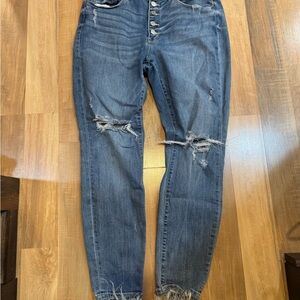 Judy Blue High Rise Distressed Jeans in Dark Blue